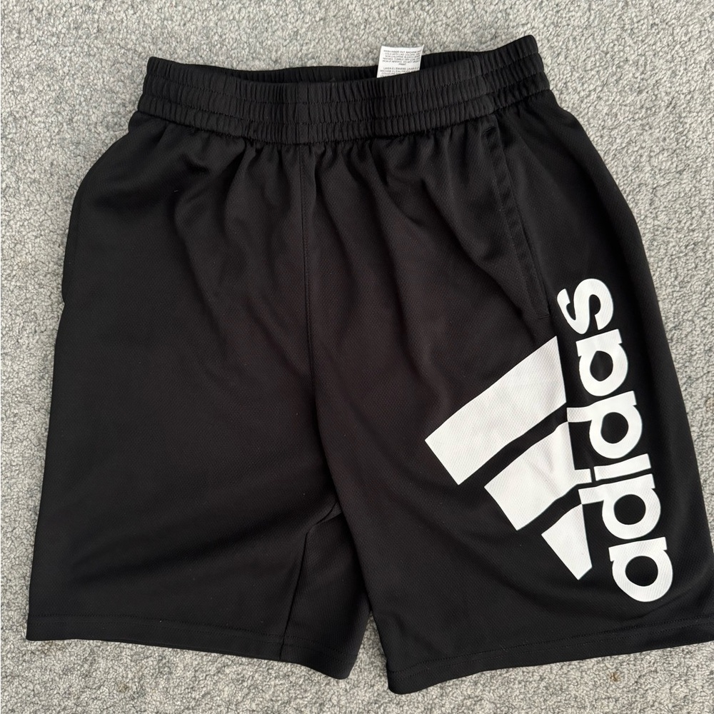 Adidas boys short size large color black